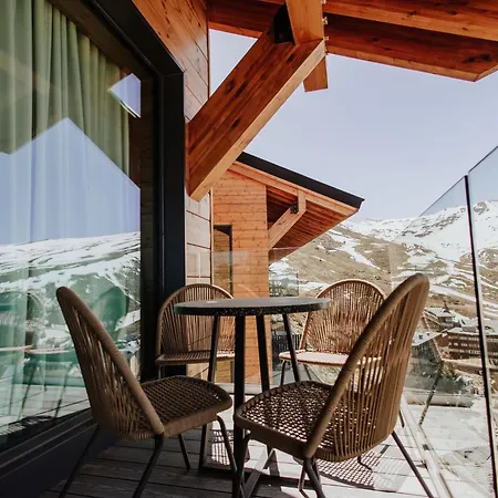 Arttysur Lux - 4 Bdrm In Apartment